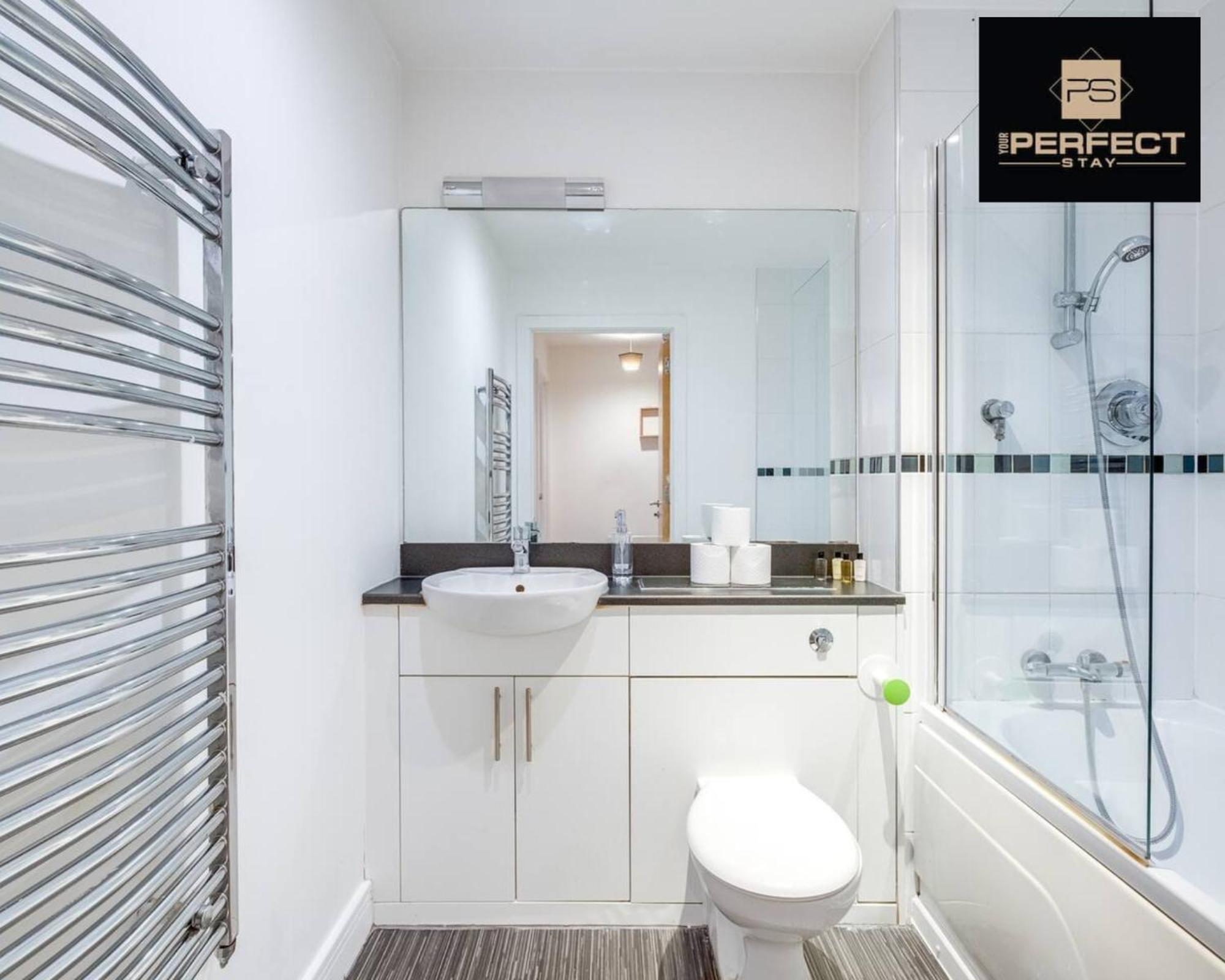 Mercury Suite City Centre Netflix Dedicated Workspace By Your Perfect Stay Short Lets Birmingham Esterno foto